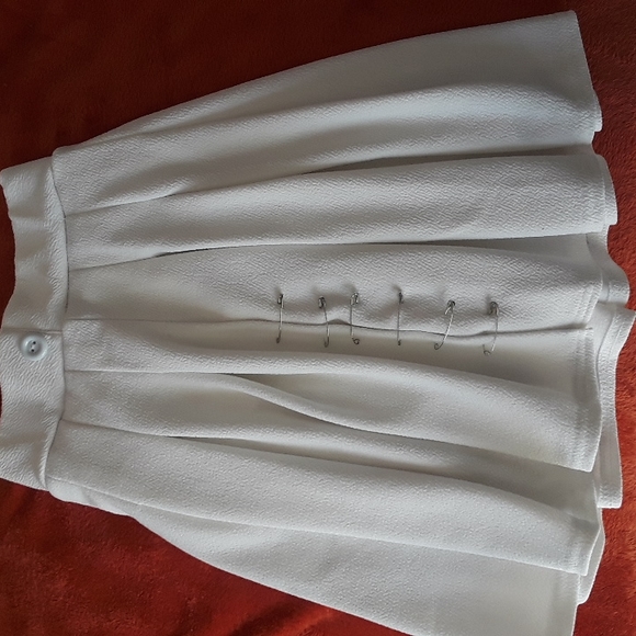 💕CUTE💕Pretty Little Things Pleated Skirt - Picture 7 of 8